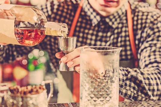 El gin en la música: 4 canciones que mencionan esta bebida